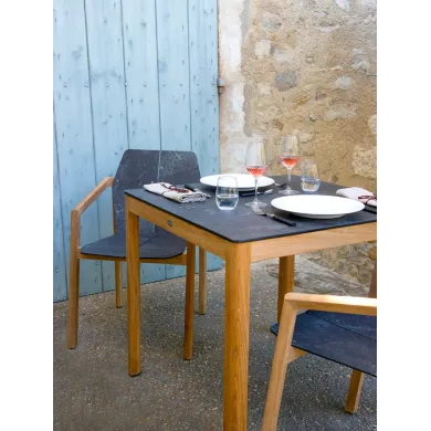 Table carrée d'extérieur Tekura - LES JARDINS