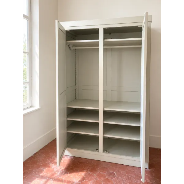 ARMOIRE SUR MESURE EN CHÊNE PATINÉ