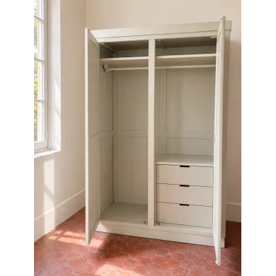 ARMOIRE SUR MESURE EN CHÊNE PATINÉ