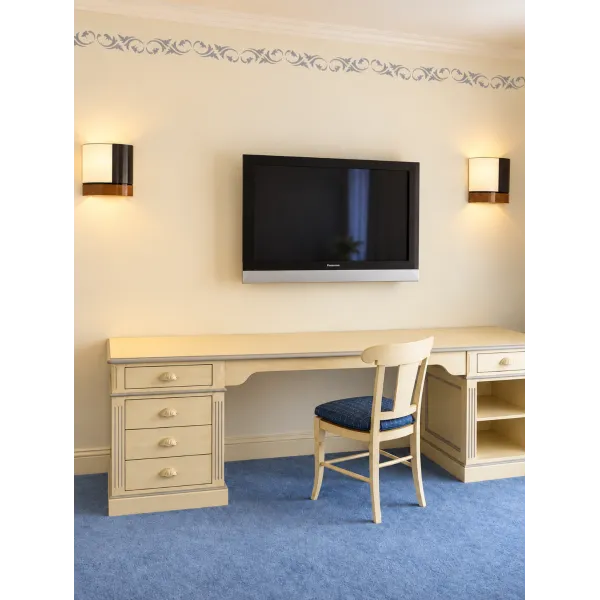 BUREAU A TIROIRS EN CHENE PATINE - COUP DE SOLEIL MOBILIER